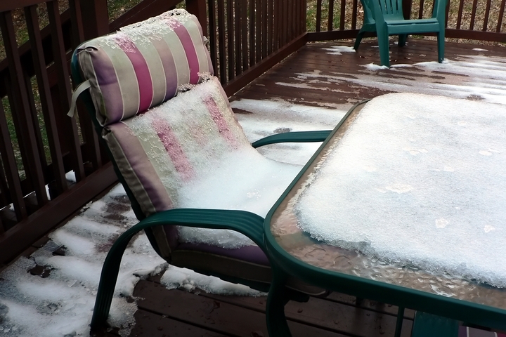 Storing plastic furniture in winter 